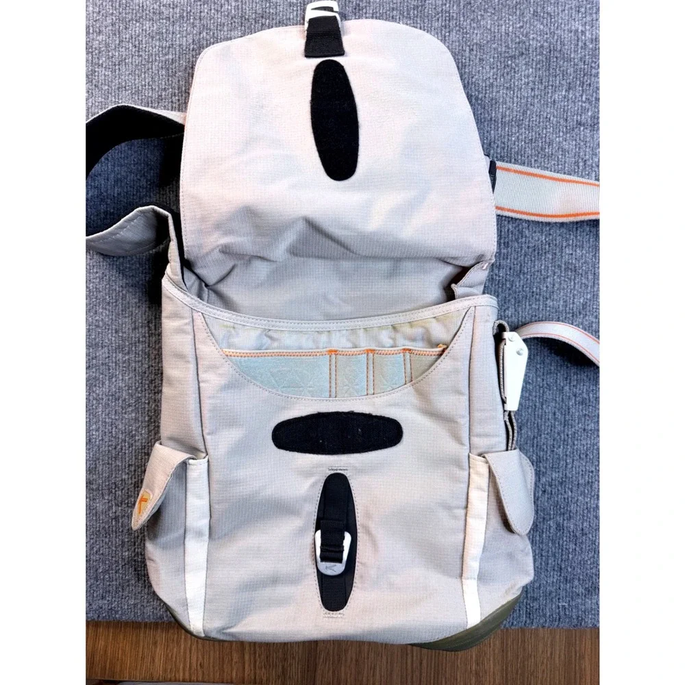 Keen Messenger Bag Tan Orange Ripstop Nylon Crossbody Recycled Rubber Base Y2K